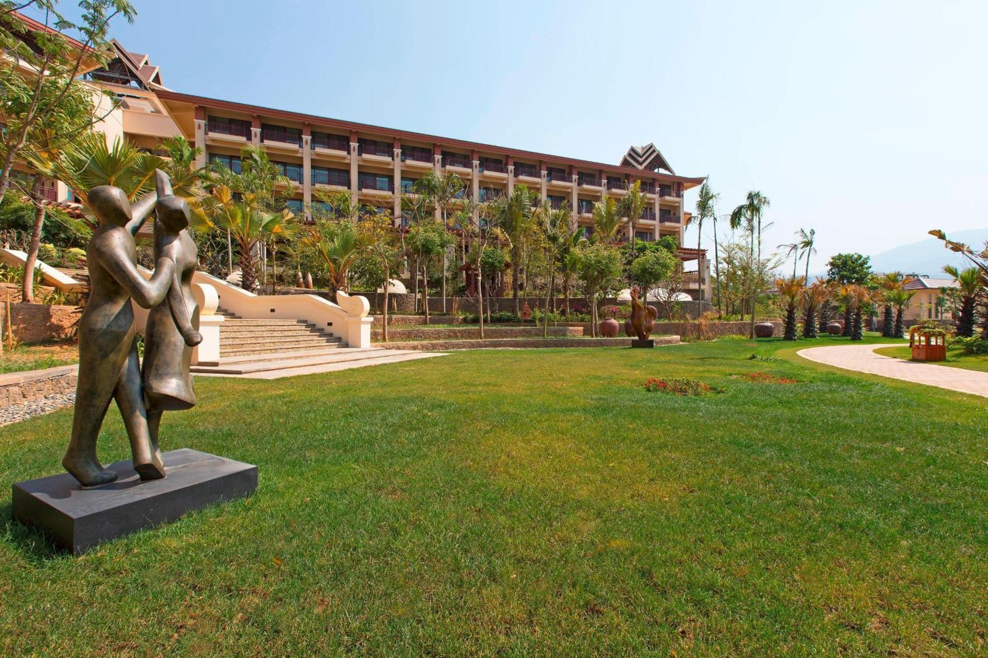 Sheraton Grand Xishuangbanna Hotel Jinghong Exterior foto